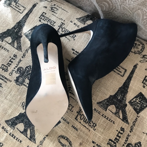 Sz6 black suede booties - Picture 3 of 4